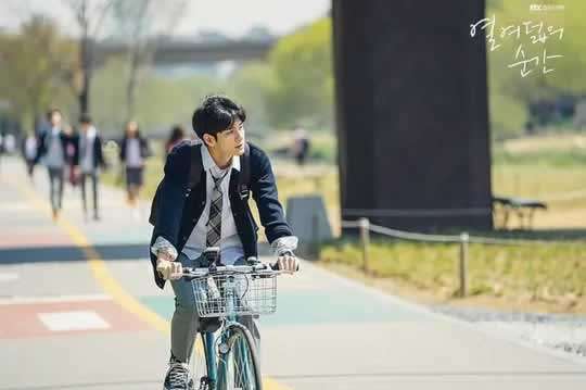 十八岁的刹时的剧照